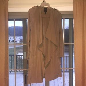 Light weight trench coat